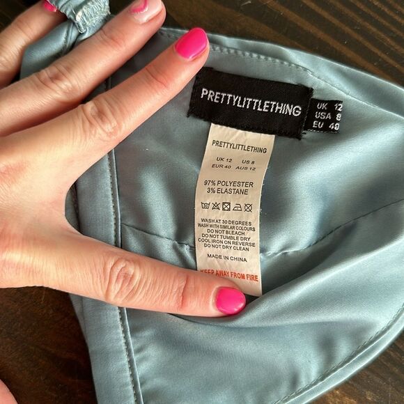 PrettyLittleThing Blue Satin Triangle Bralette & Wide Leg Trouser Set - Picture 8 of 9